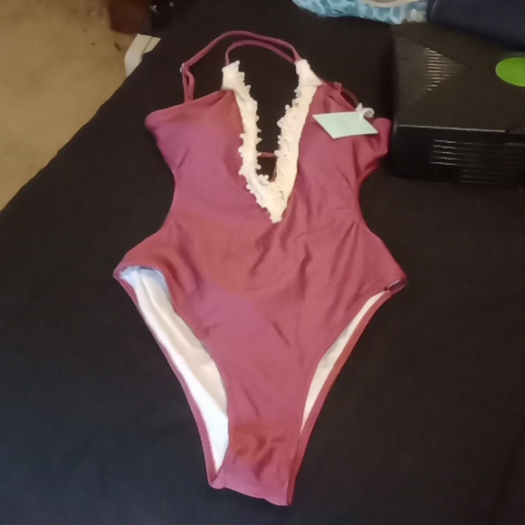 NWT Cupshe Swimsuit - Picture 1 of 7